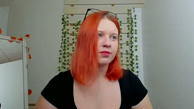 Snapshot of ScarletVixen_ chatting on 10/10/25, 06:53 ScarletVixen online show from 10/10/25, 06:53