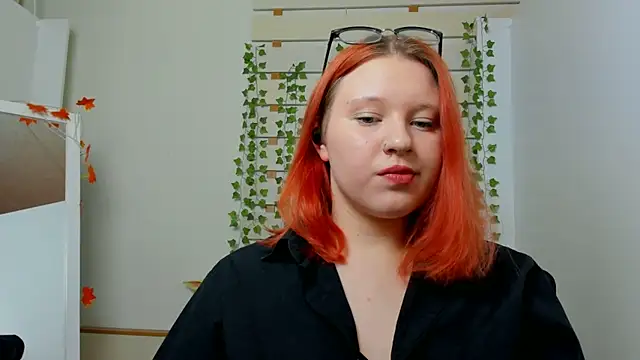 Snapshot of ScarletVixen_ chatting on 10/11/25, 06:53 ScarletVixen online show from 10/11/25, 06:53
