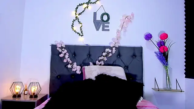 SagiraBelle online show from 01/06/26, 04:33