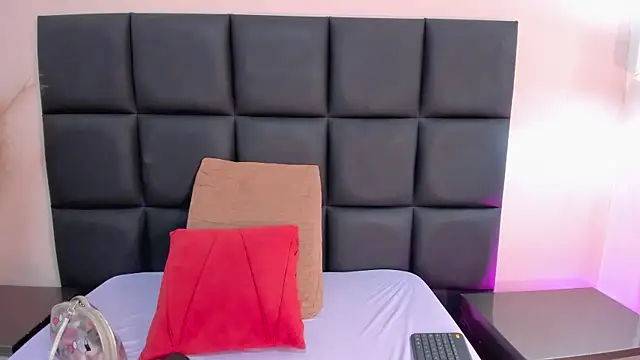 SagiraBelle online show from 11/01/25, 06:02