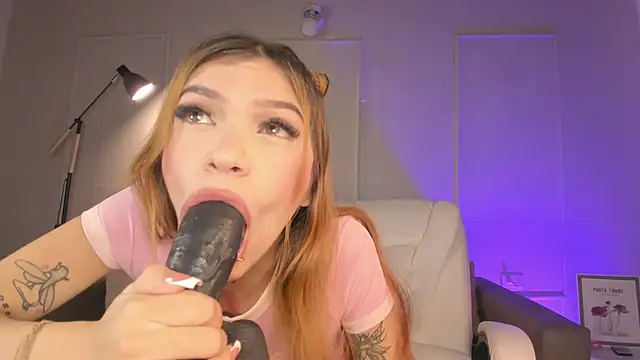 NaughtyAnggel online show from 03/25/26, 01:32