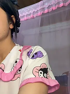 thaoyeuuu online show from 10/15/25, 12:24