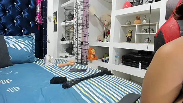 elianaa soto online show from 09/13/25, 06:41