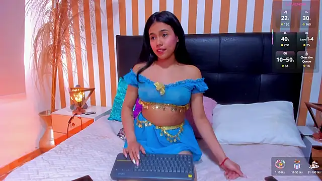 LunaToledo online show from 11/10/25, 12:54