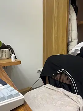 bunny b4nny online show from 11/17/25, 04:00