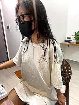 bunny b4nny online show from 10/28/25, 03:22