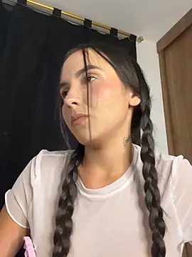 Scarlett05 online show from 11/20/25, 01:17