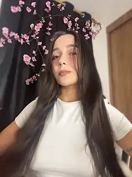 Snapshot of Scarlett05 chatting on 05/19/26, 01:56 Scarlett05 online show from 05/19/26, 01:56
