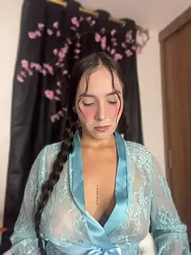 Snapshot of Scarlett05 chatting on 06/19/26, 02:17 Scarlett05 online show from 06/19/26, 02:17
