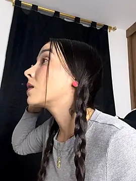 Scarlett05 online show from 10/28/25, 01:06