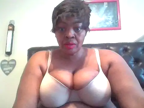 sweetmelonsxxxx25 online show from 03/12/26, 06:17