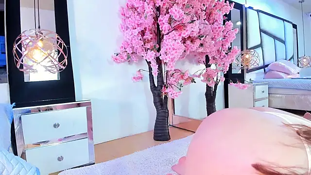 TessaCooper1 online show from 11/20/25, 09:15