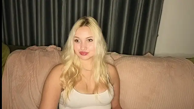 Snapshot of adrelaxina chatting on 09/24/25, 09:10 adrelaxina online show from 09/24/25, 09:10