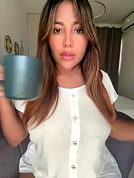 MegannHills online show from 09/26/25, 02:57