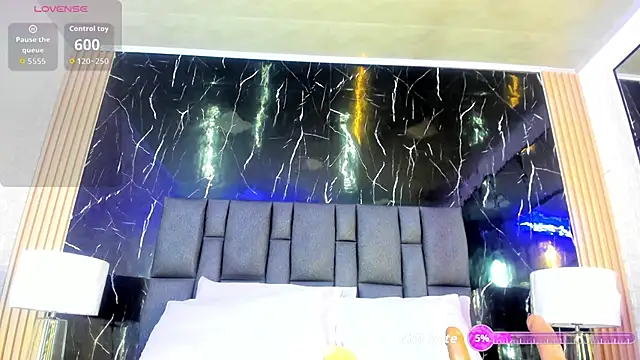 Snapshot of BustyGlow chatting on 11/08/25, 11:03 BustyGlow online show from 11/08/25, 11:03