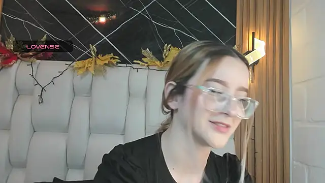 kristal joi dl online show from 12/15/25, 01:06