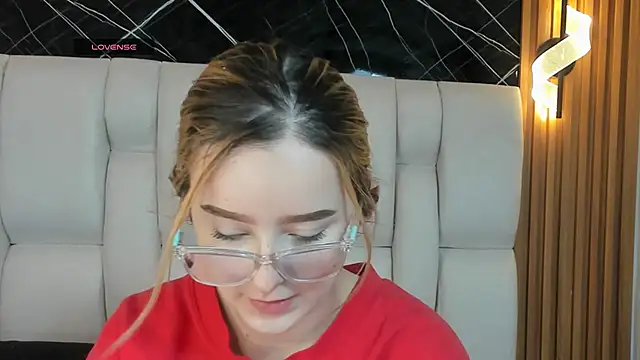 kristal joi dl online show from 11/29/25, 12:49