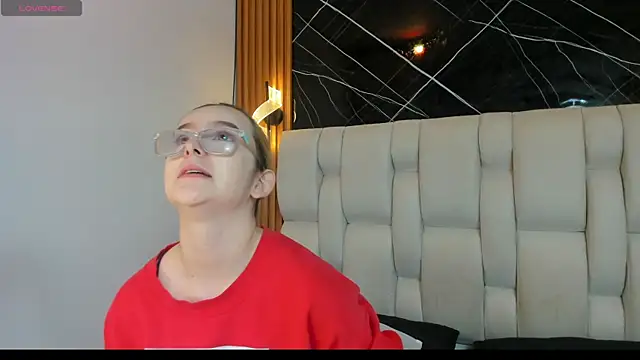 kristal joi dl online show from 11/13/25, 12:42