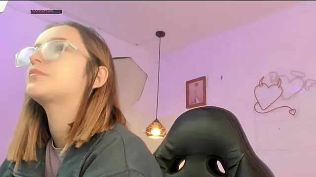 kristal joi dl online show from 10/03/25, 01:23