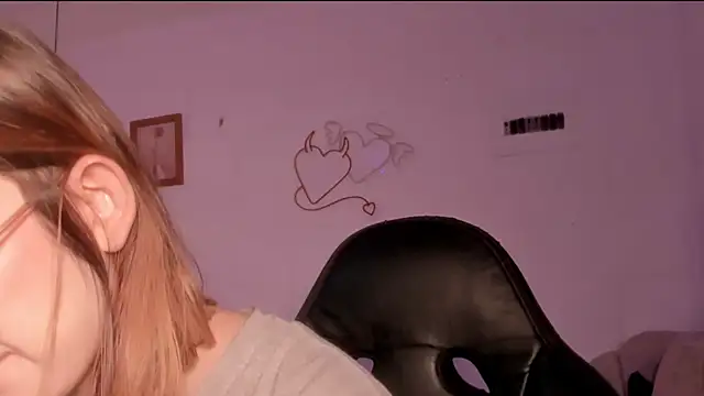 kristal joi dl online show from 09/24/25, 12:11