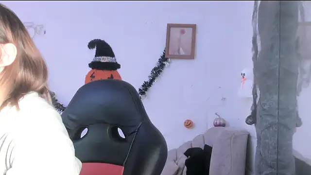 kristal joi dl online show from 10/11/25, 12:06