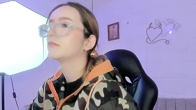 kristal joi dl online show from 09/12/25, 12:27