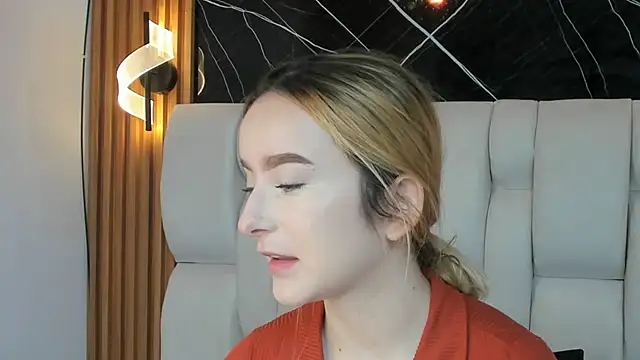 kristal joi dl online show from 12/01/25, 01:01