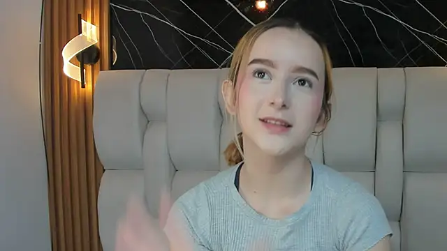 kristal joi dl online show from 12/04/25, 11:42