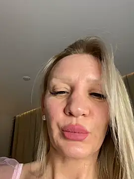 Bellissa  online show from 03/12/26, 02:43