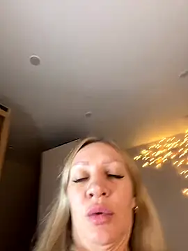 Bellissa  online show from 10/11/25, 02:51