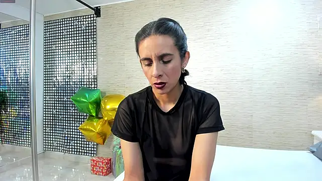 MiaAmore  online show from 11/21/25, 09:25