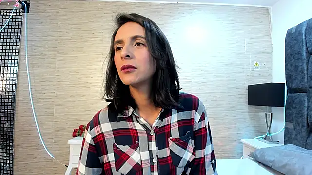 MiaAmore  online show from 11/15/25, 08:46