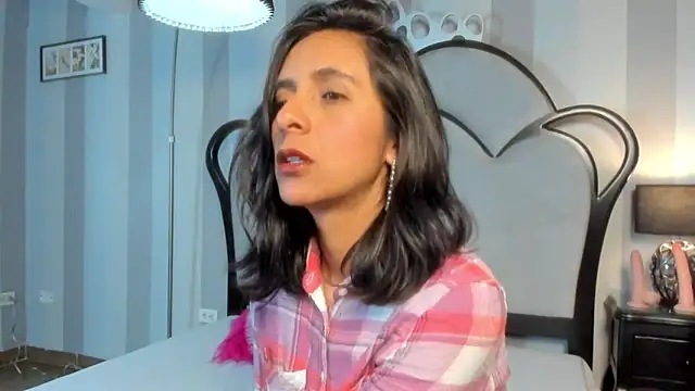 Snapshot of MiaAmore_ chatting on 02/19/26, 07:33 MiaAmore online show from 02/19/26, 07:33