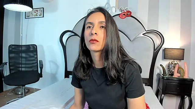 MiaAmore  online show from 07/04/26, 07:07