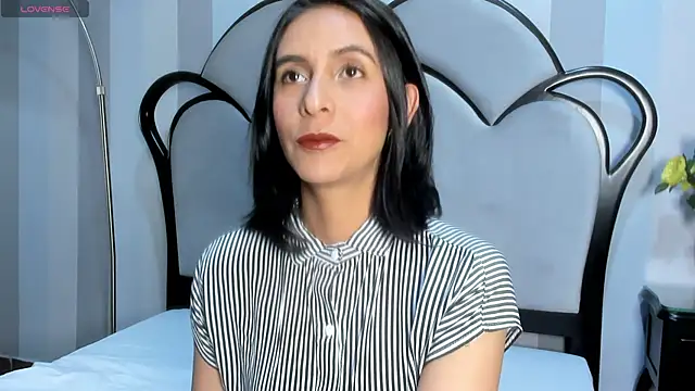 MiaAmore  online show from 10/11/25, 07:37