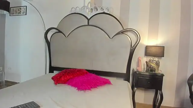 MiaAmore  online show from 04/09/26, 05:52