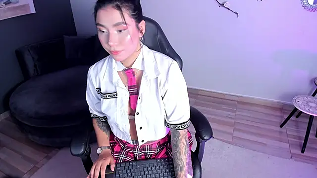 emy williams online show from 05/26/26, 07:12