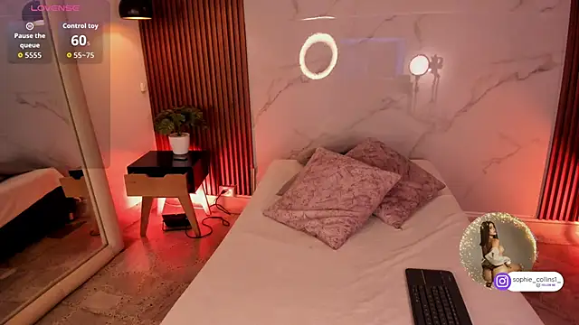 Snapshot of SophieCollins_1 chatting on 11/21/25, 12:26 SophieCollins 1 online show from 11/21/25, 12:26