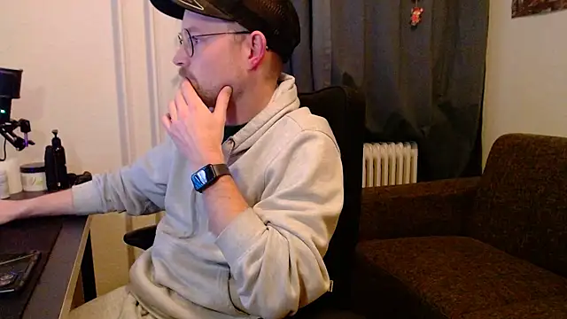 ChefDeLust online show from 12/18/25, 03:49