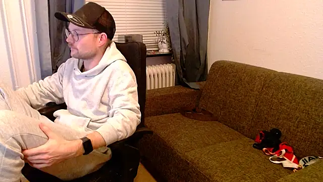 ChefDeLust online show from 12/20/25, 03:37