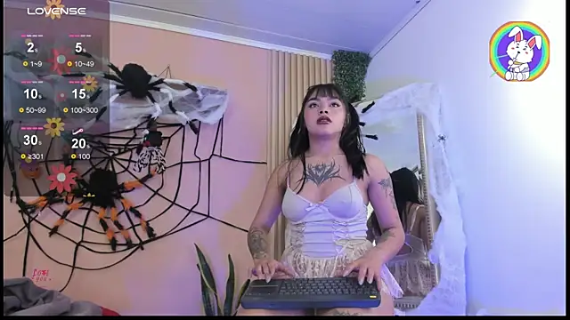 Mia zafir online show from 10/25/25, 03:17