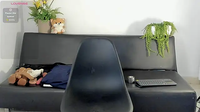 zarek lux online show from 04/01/26, 02:36