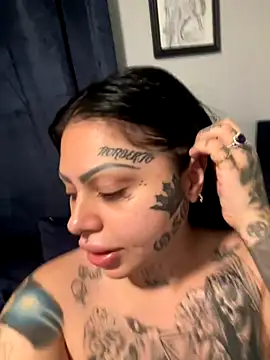 chicanachic13 online show from 10/01/25, 04:39