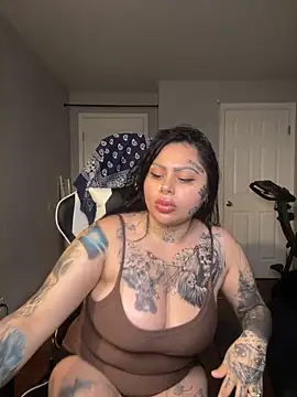 chicanachic13 online show from 10/05/25, 07:21