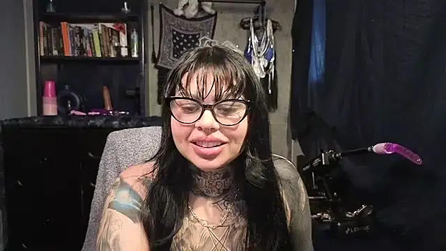 chicanachic13 online show from 03/22/26, 08:32