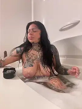 chicanachic13 online show from 04/15/26, 10:43