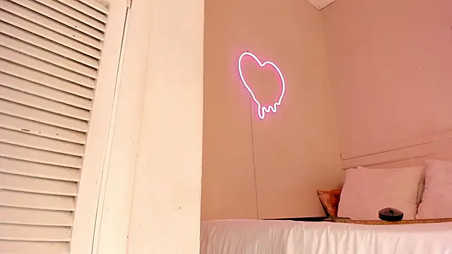  aleja x online show from 09/20/25, 11:37