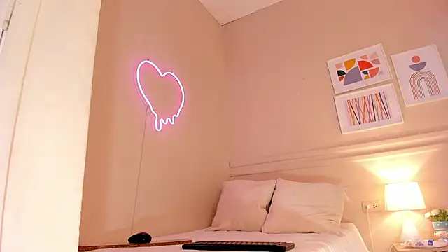  aleja x online show from 10/15/25, 11:40