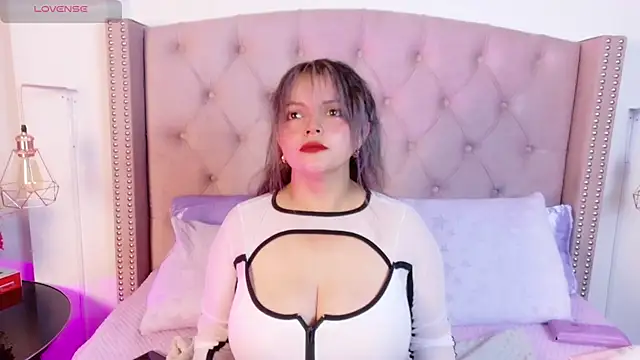 Snapshot of vintoria_cherry chatting on 06/17/26, 10:36 vintoria cherry online show from 06/17/26, 10:36
