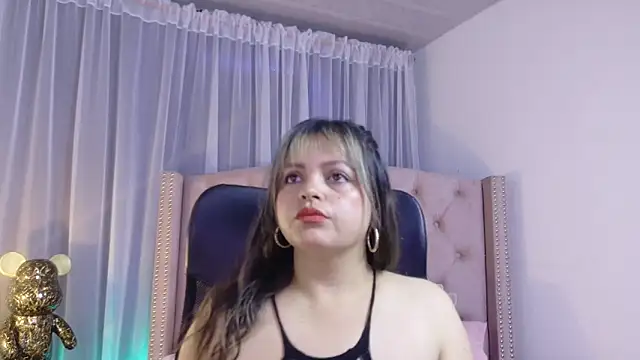 Snapshot of vintoria_cherry chatting on 11/18/25, 11:57 vintoria cherry online show from 11/18/25, 11:57